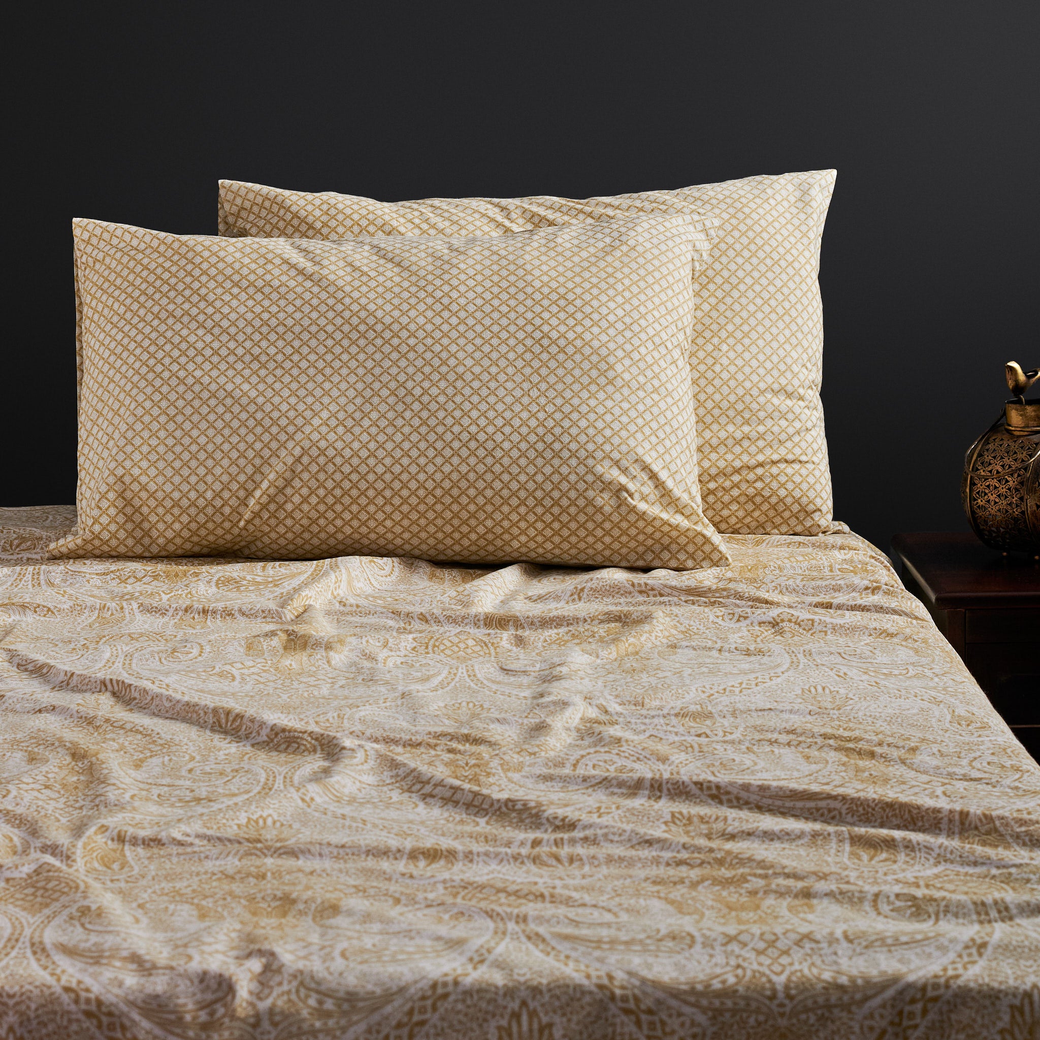 Paisley Jaal Ochre Bedsheet & Pillow Cover Set