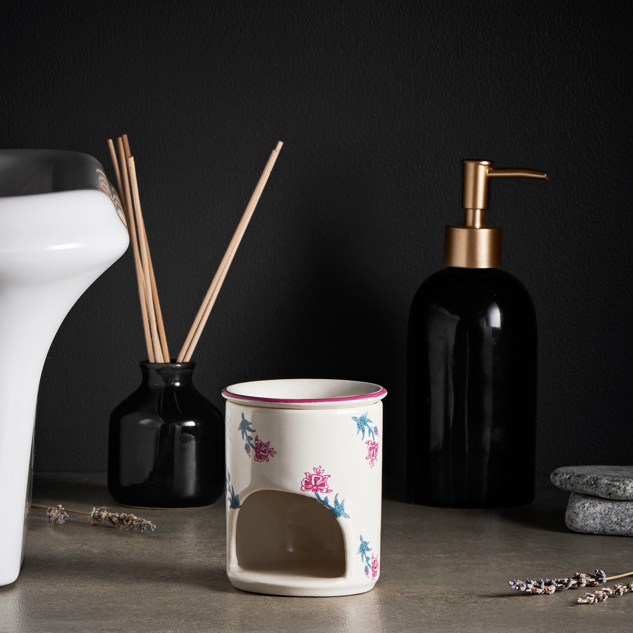 Ruhi Raspberry Pink Ceramic Diffuser