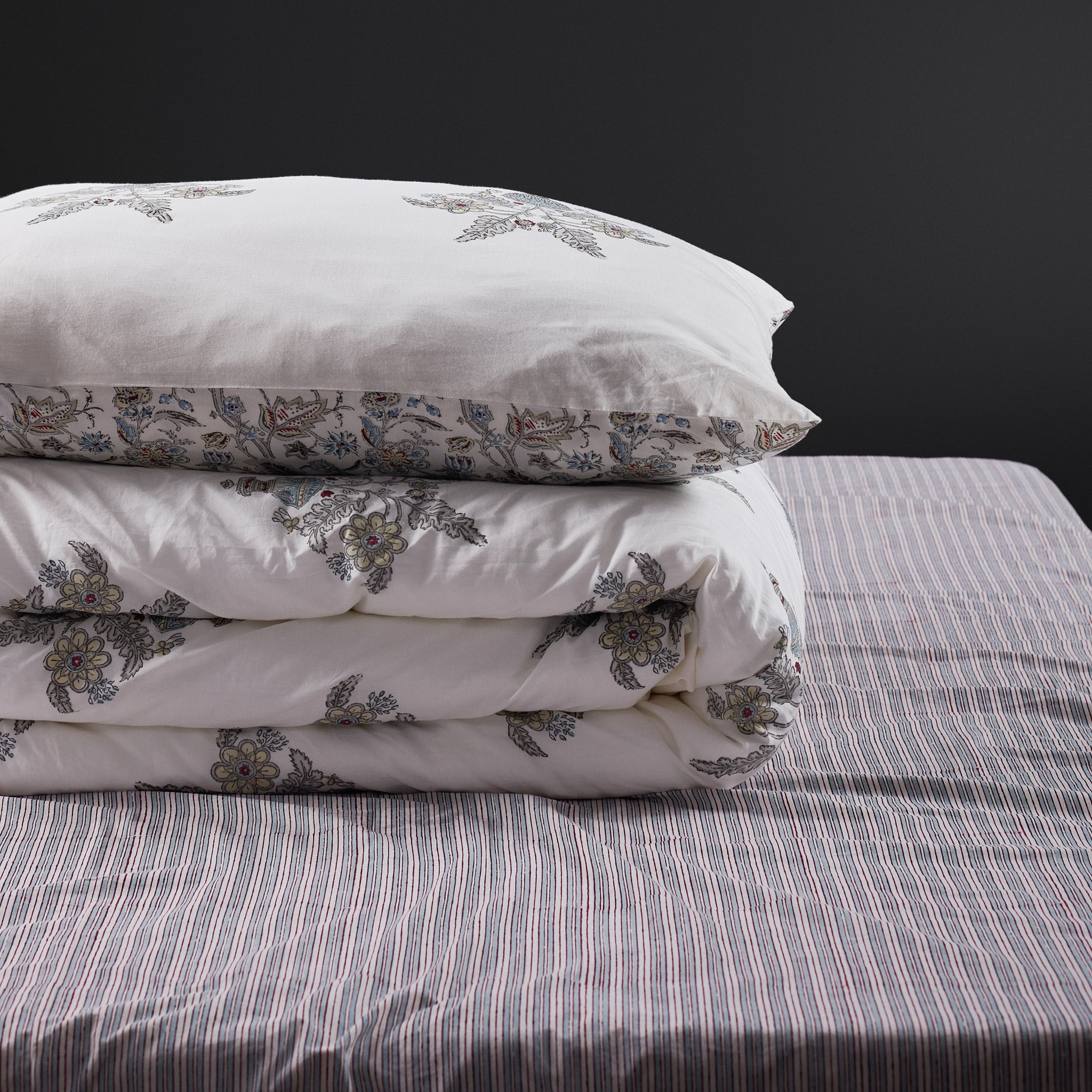 Guldasta Crimson Reversible Duvet Cover & Pillow Set