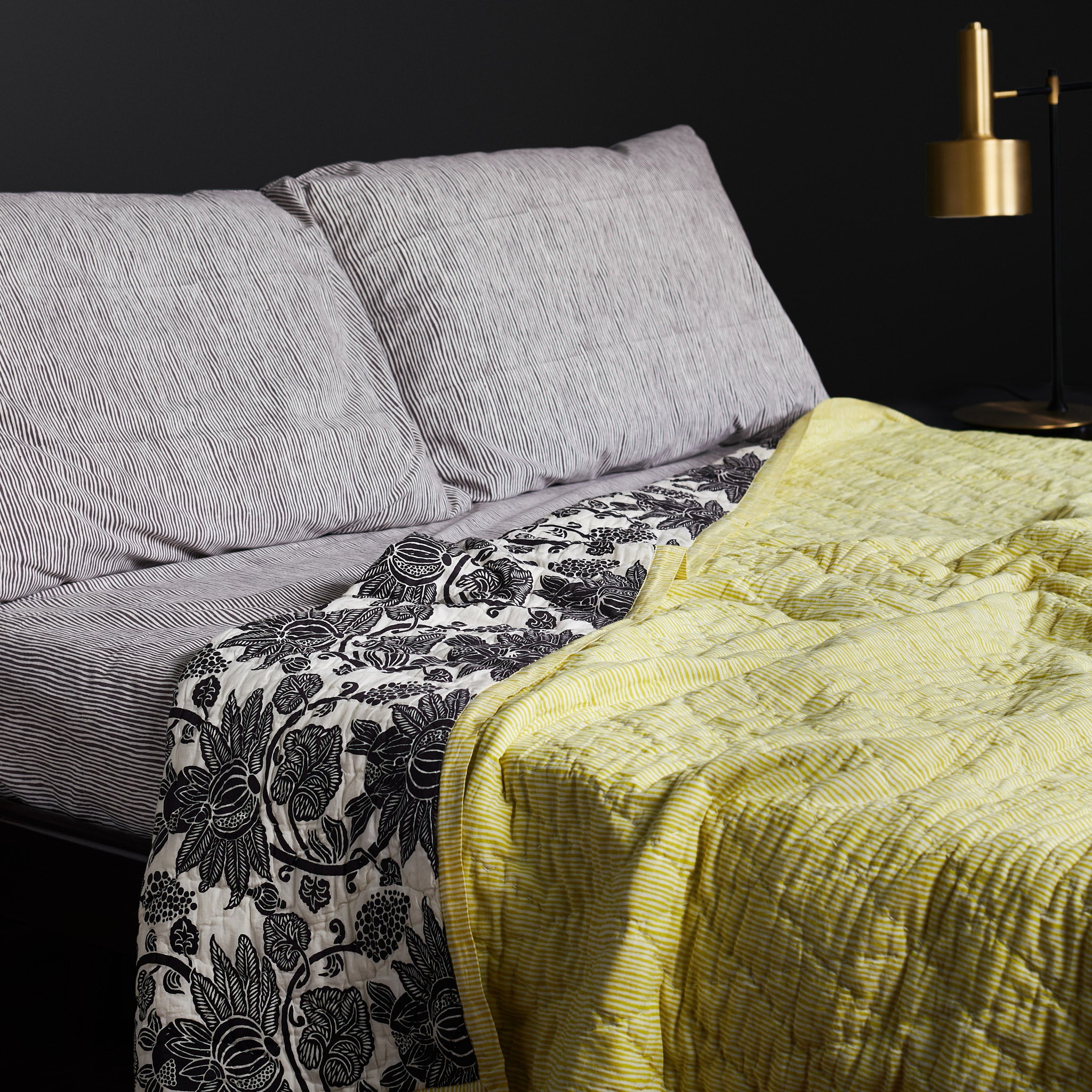 Anaar Charcoal  Reversible Razai