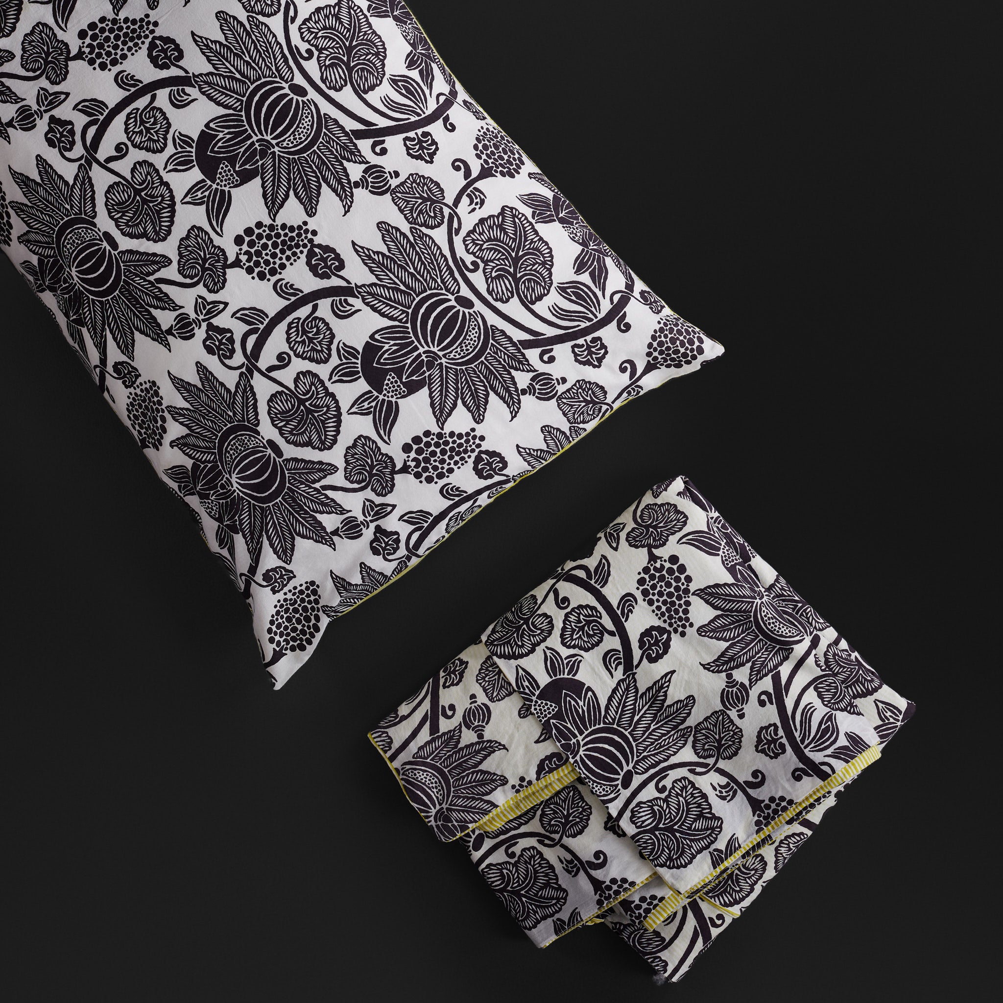 Anaar Charcoal Reversible Duvet Cover & Pillow Set