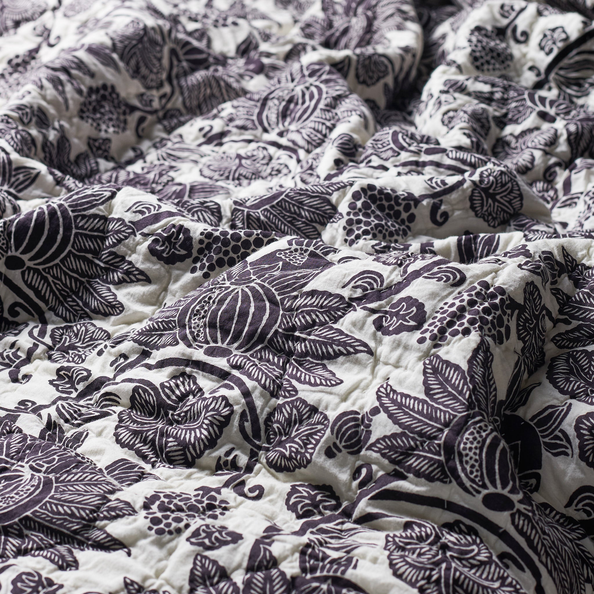 Anaar Charcoal  Reversible Razai