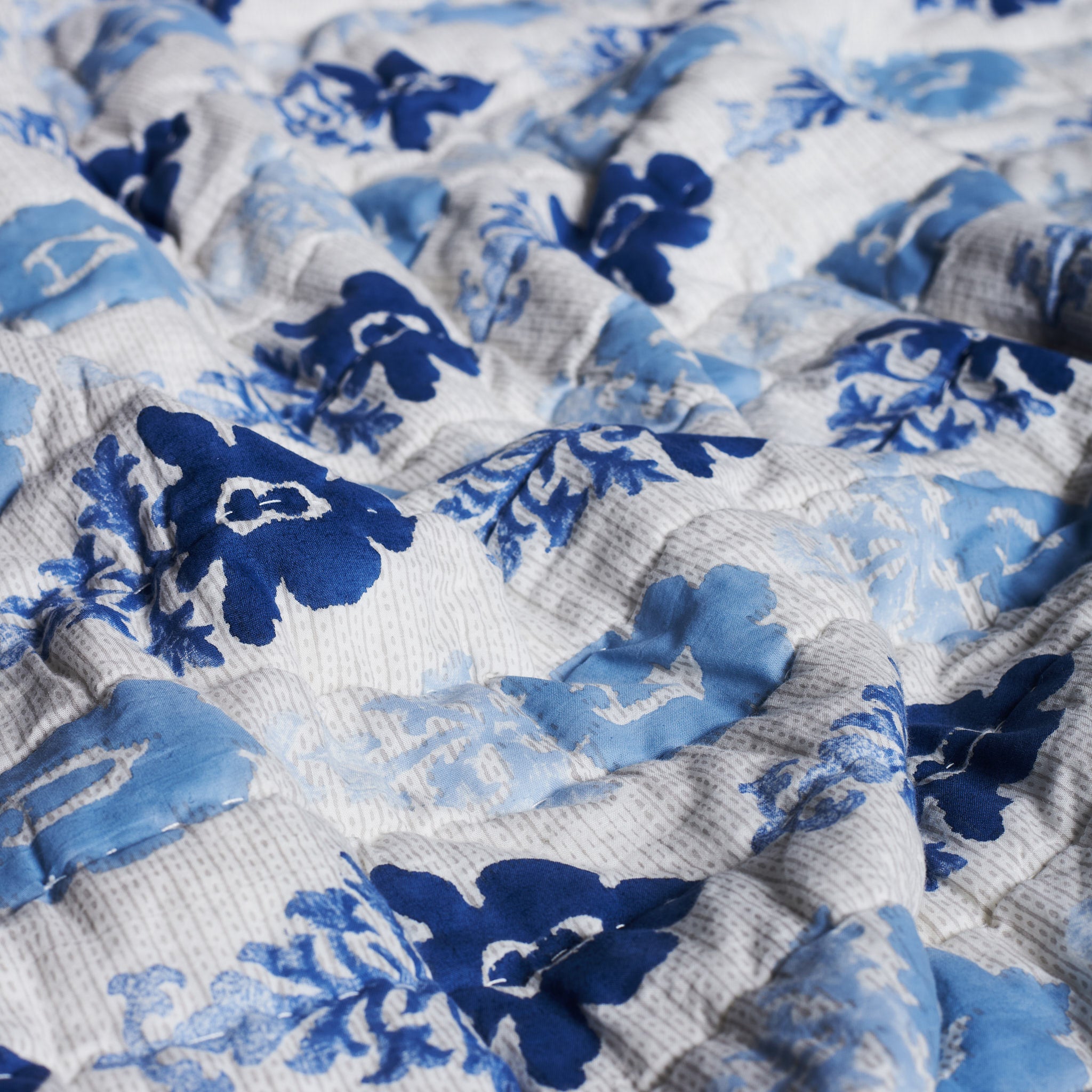 Fleur Ombre Blue Reversible Razai