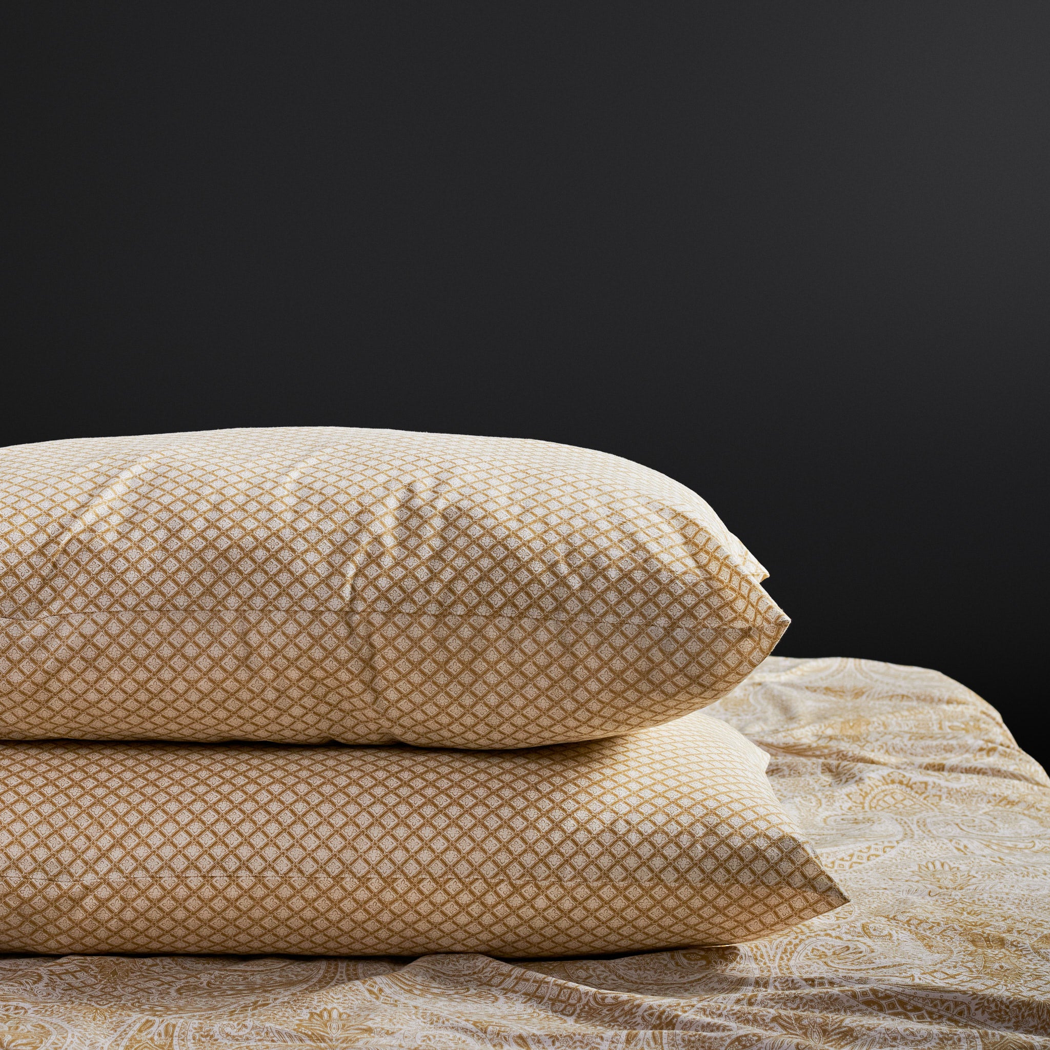 Paisley Jaal Ochre Bedsheet & Pillow Cover Set