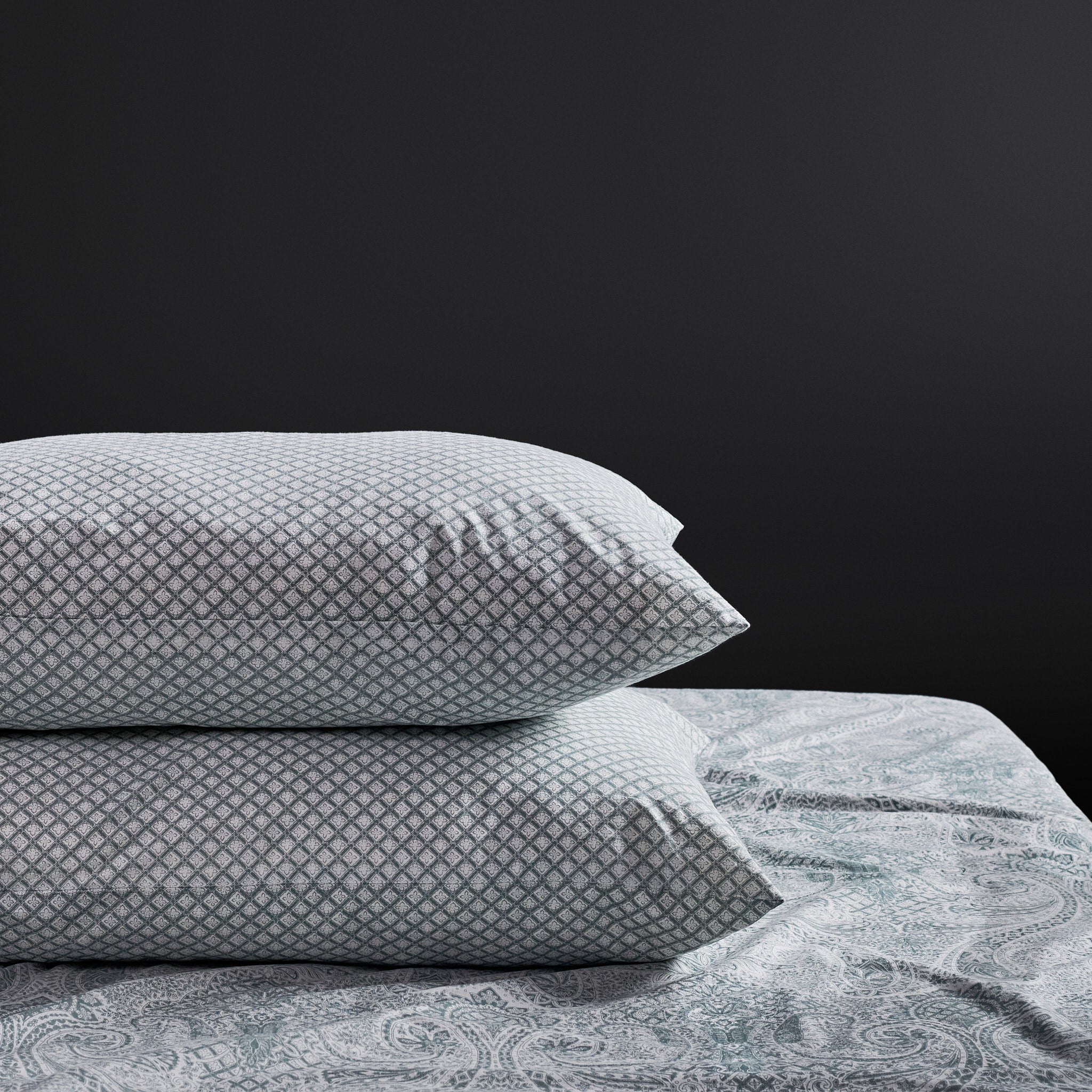 Paisley Jaal Teal Blue Bedsheet & Pillow Cover Set