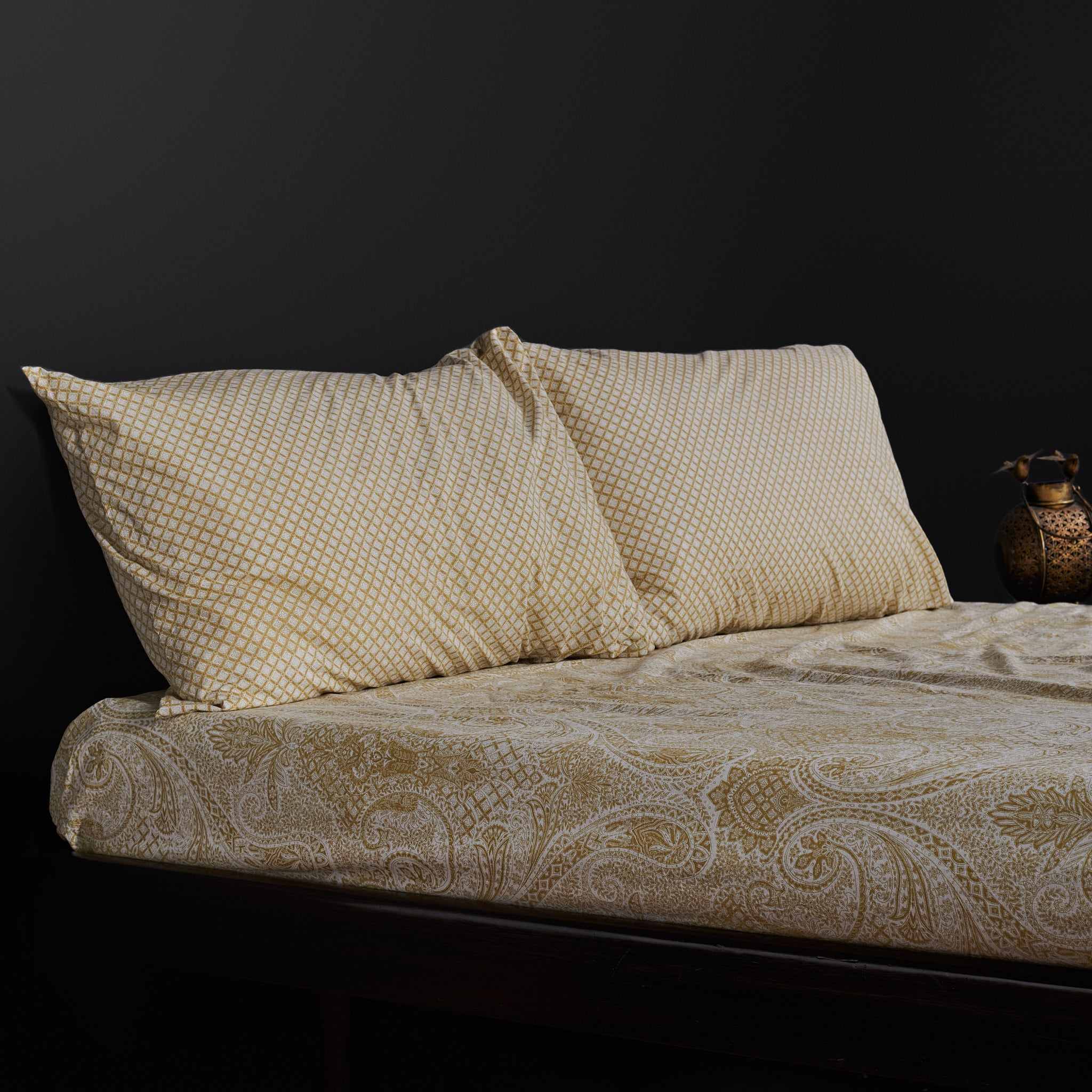 Paisley Jaal Ochre Bedsheet & Pillow Cover Set