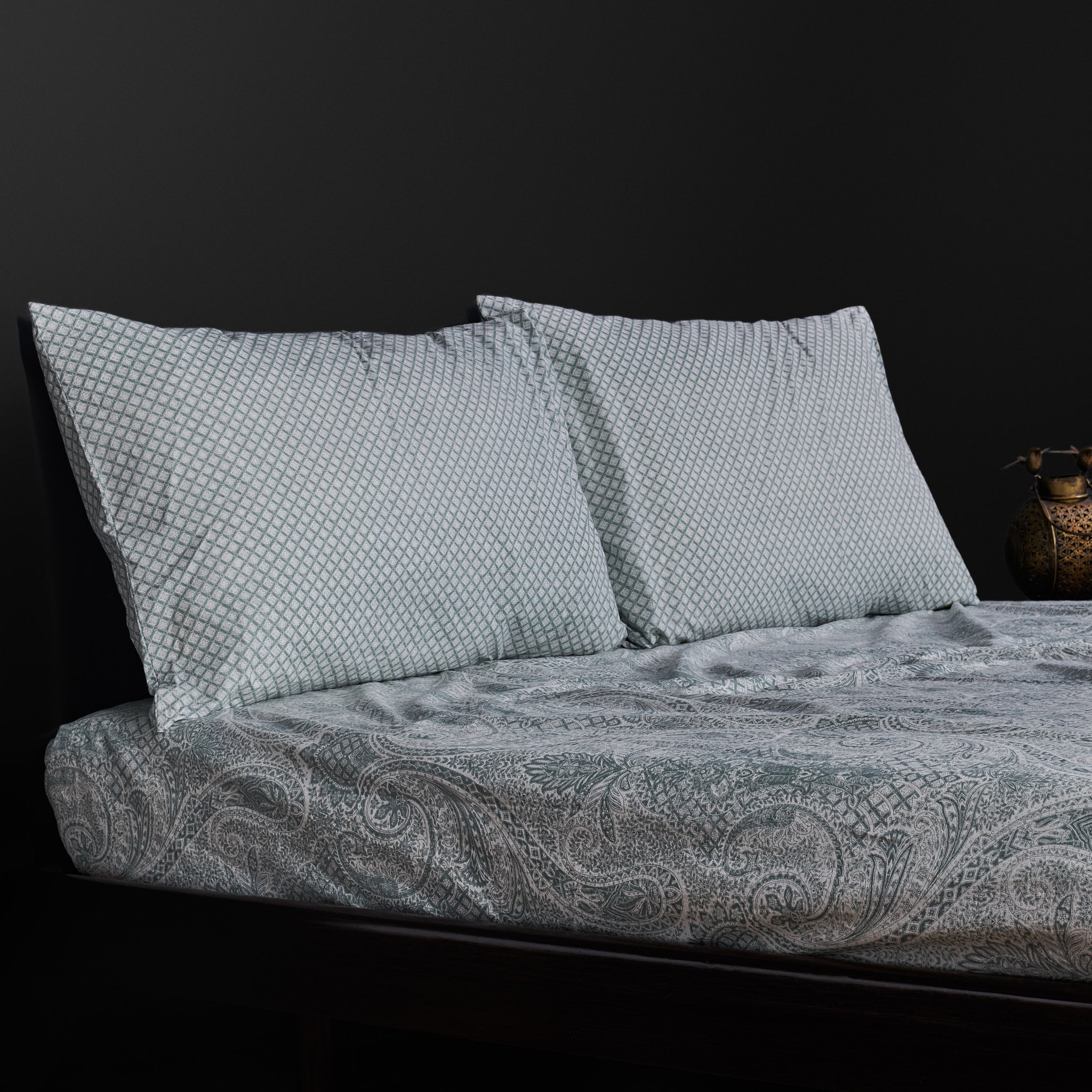 Paisley Jaal Teal Blue Bedsheet & Pillow Cover Set