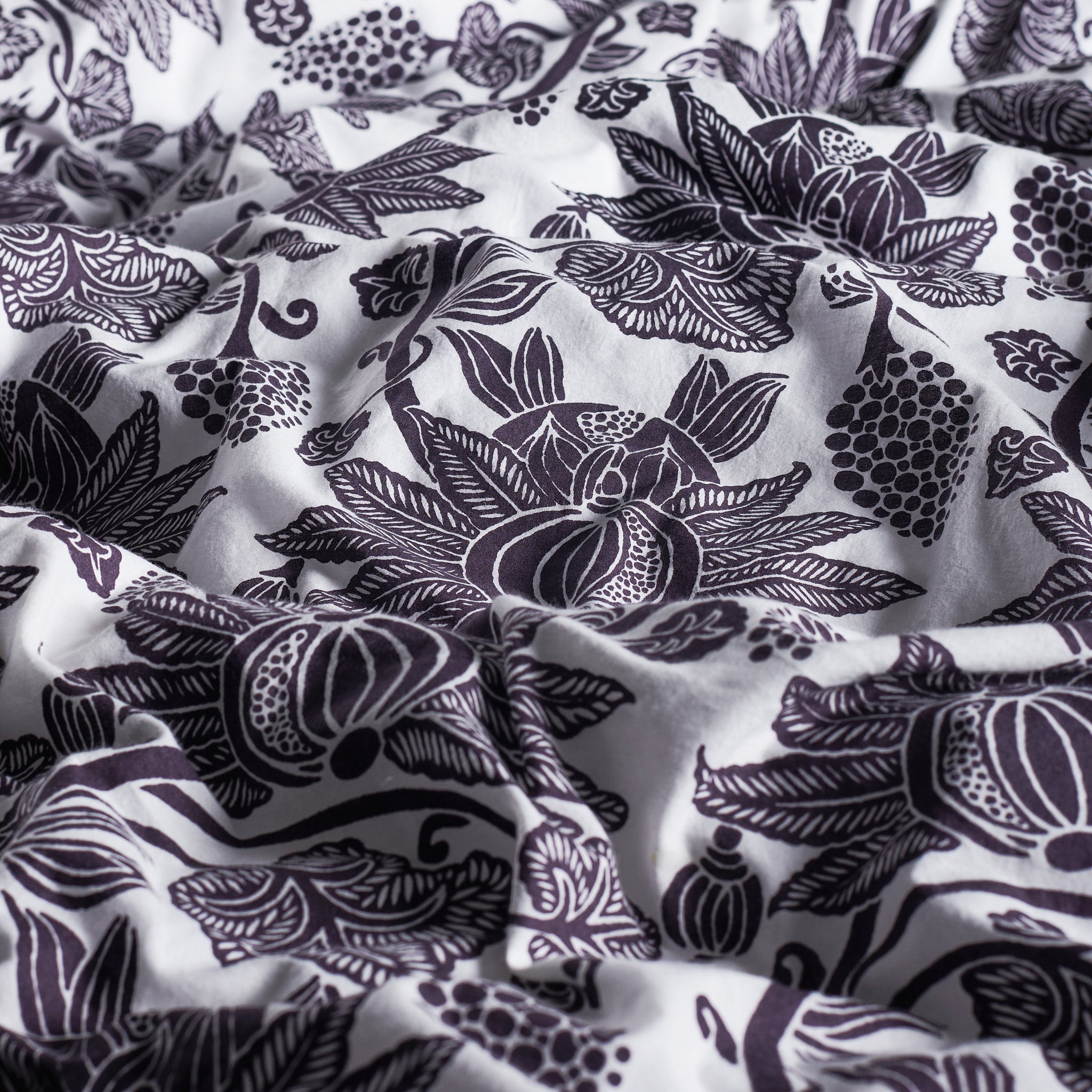 Anaar Charcoal Reversible Duvet Cover & Pillow Set