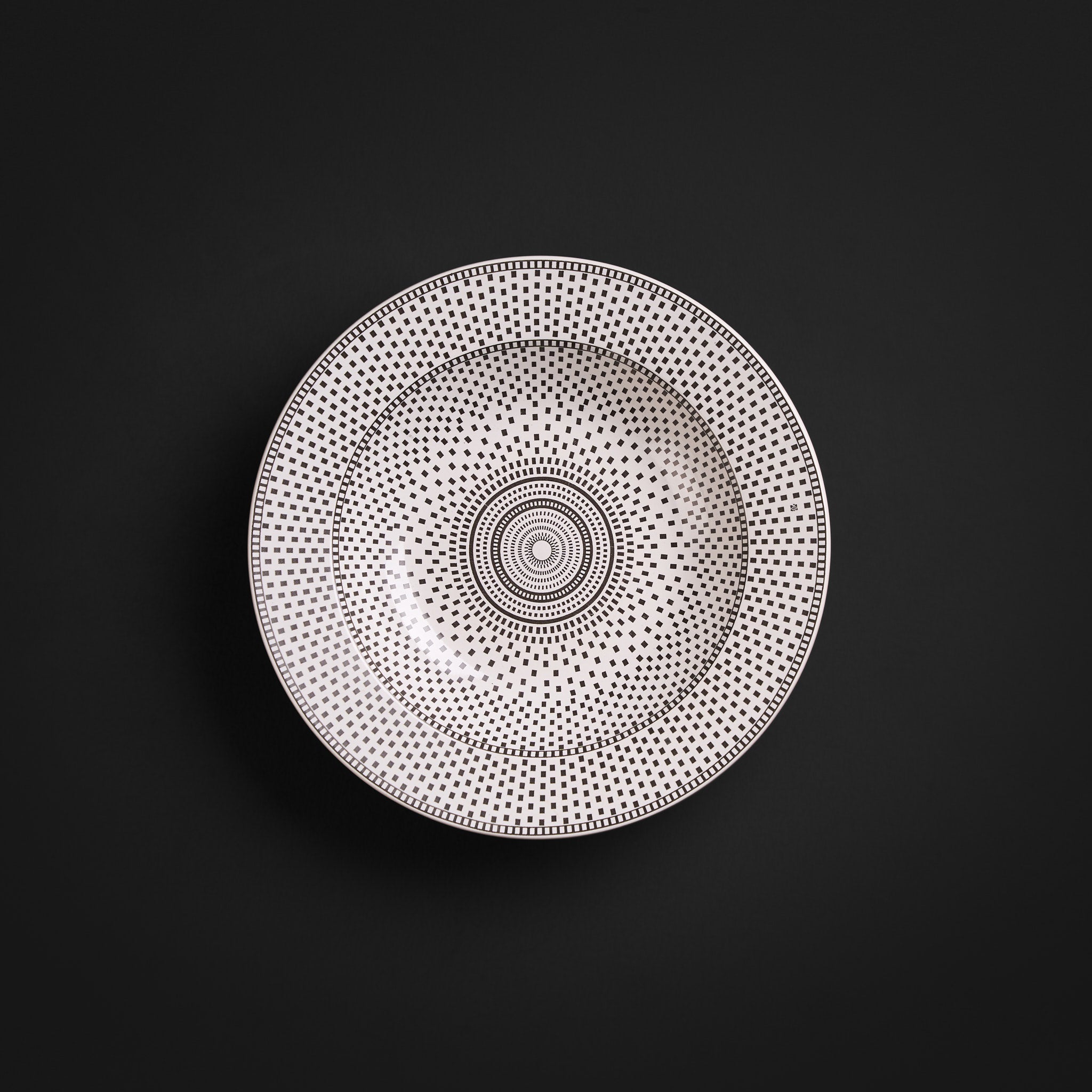 Kalam Charcoal Red Halo Large Bowl Set