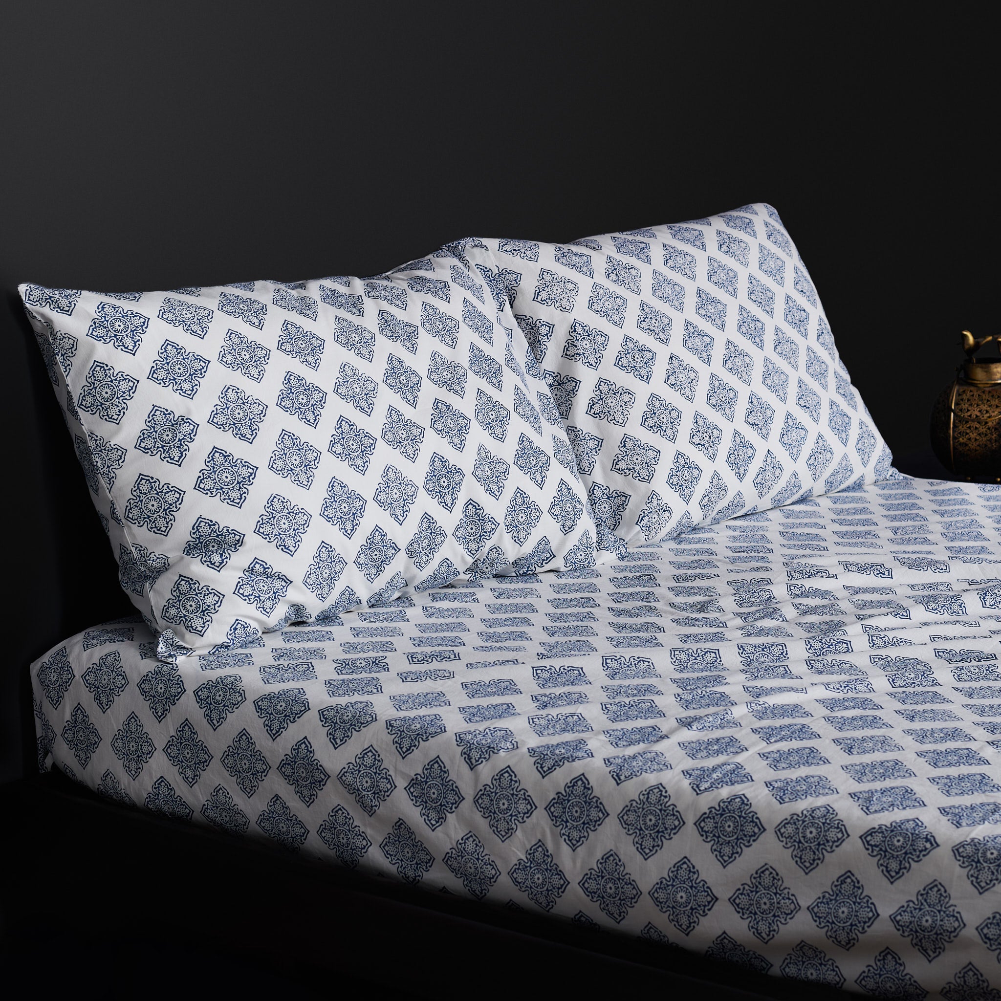 Jali Indigo Bedsheet & Pillow Cover Set