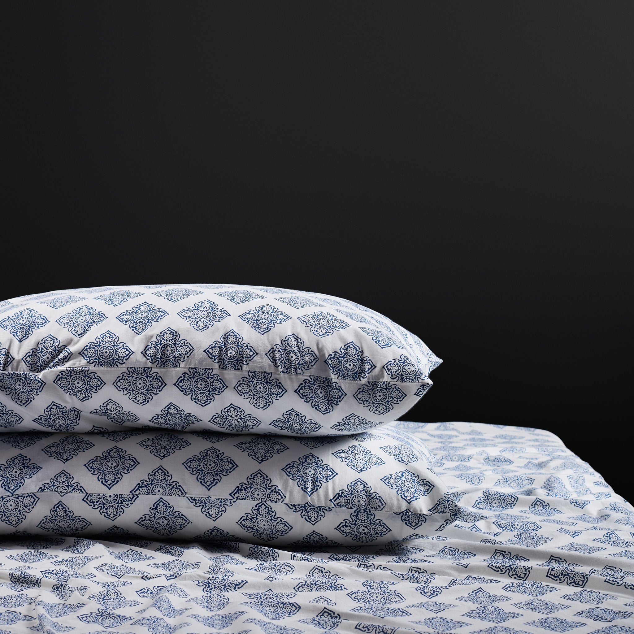 Jali Indigo Bedsheet & Pillow Cover Set