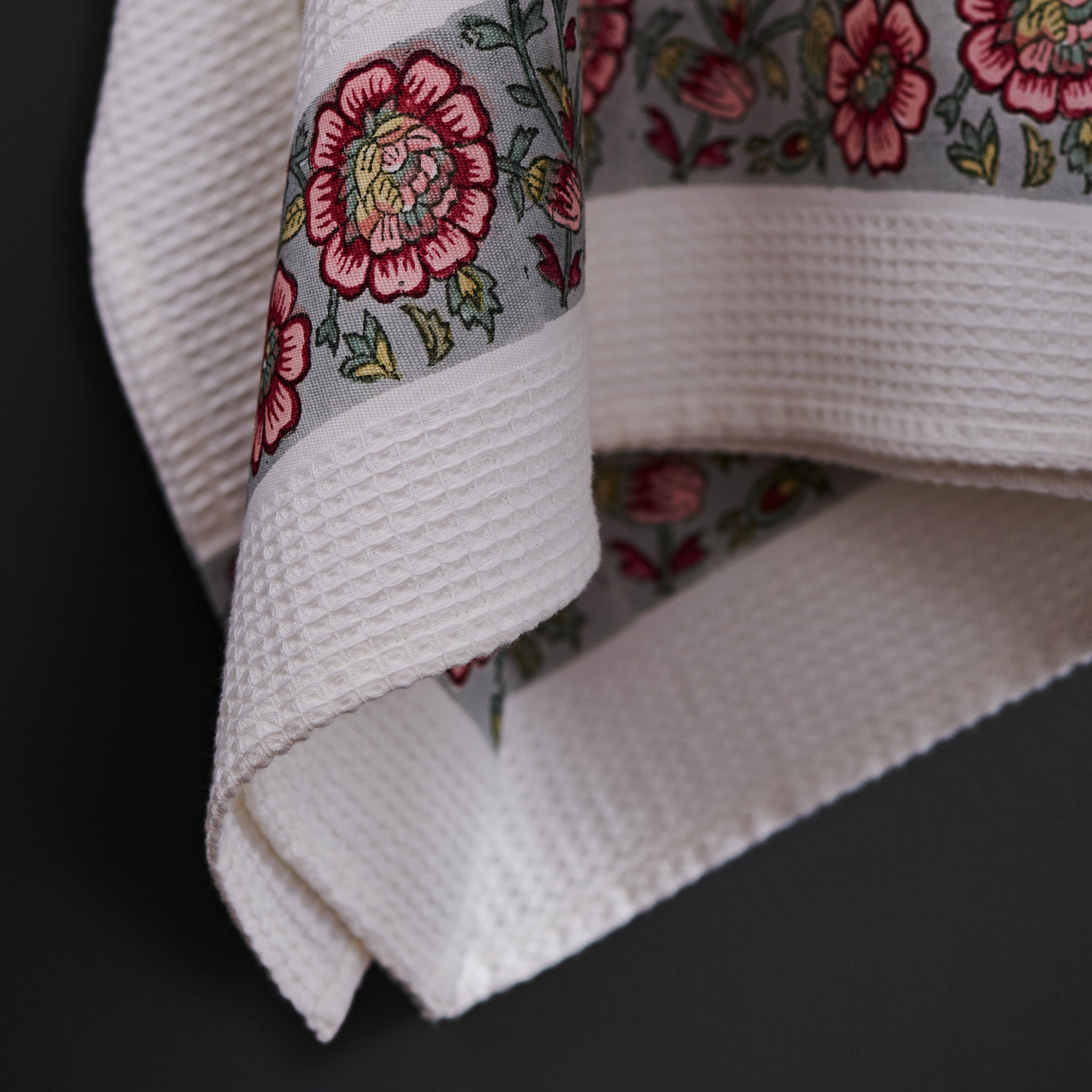 Zenia Crimson Bath Towel