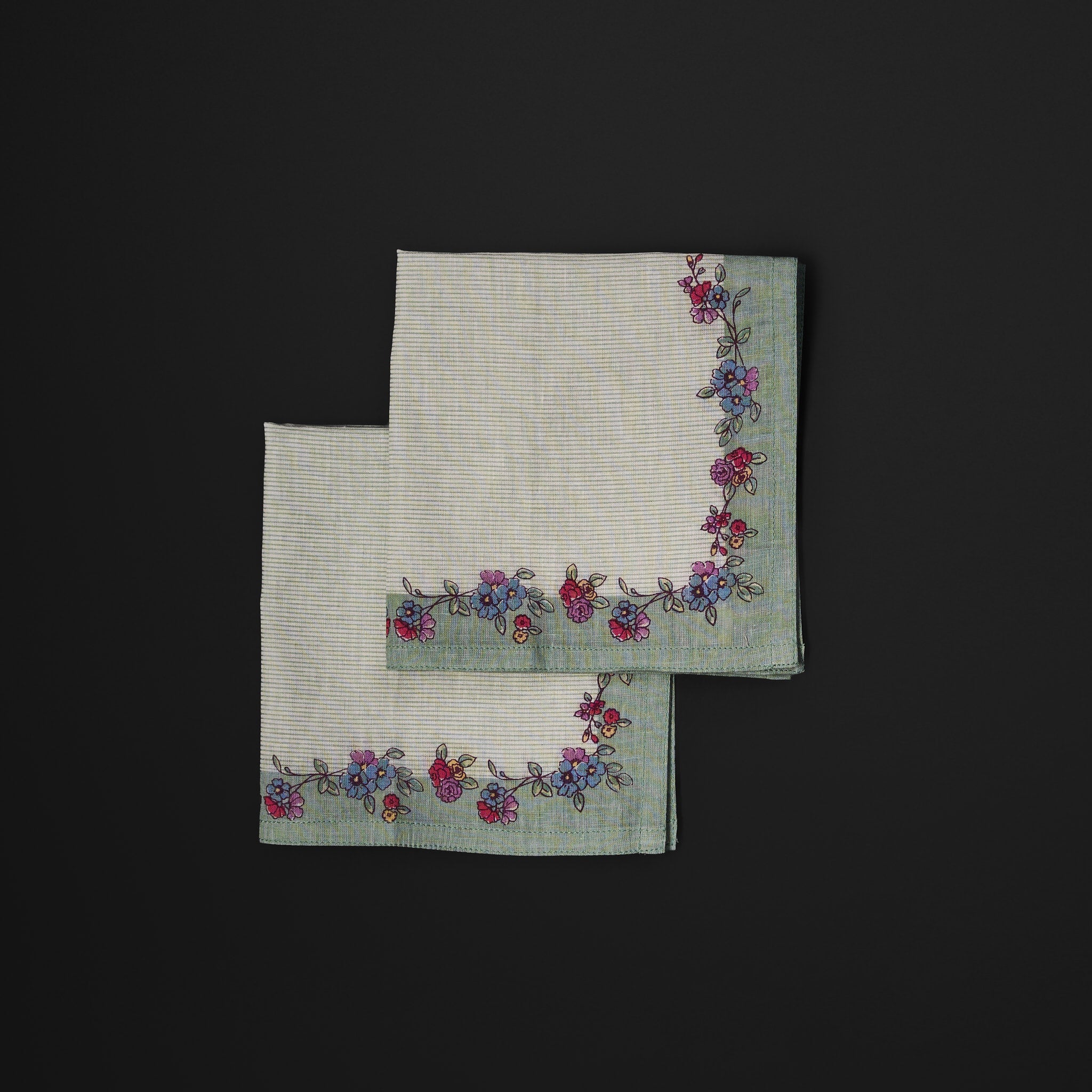 Mala Gift Box with Ribbon & Napkins