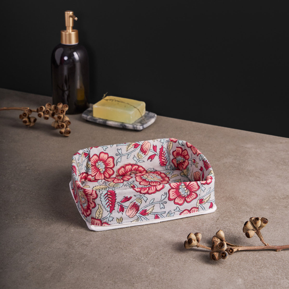 Zenia Crimson Face Towels with Tray Set