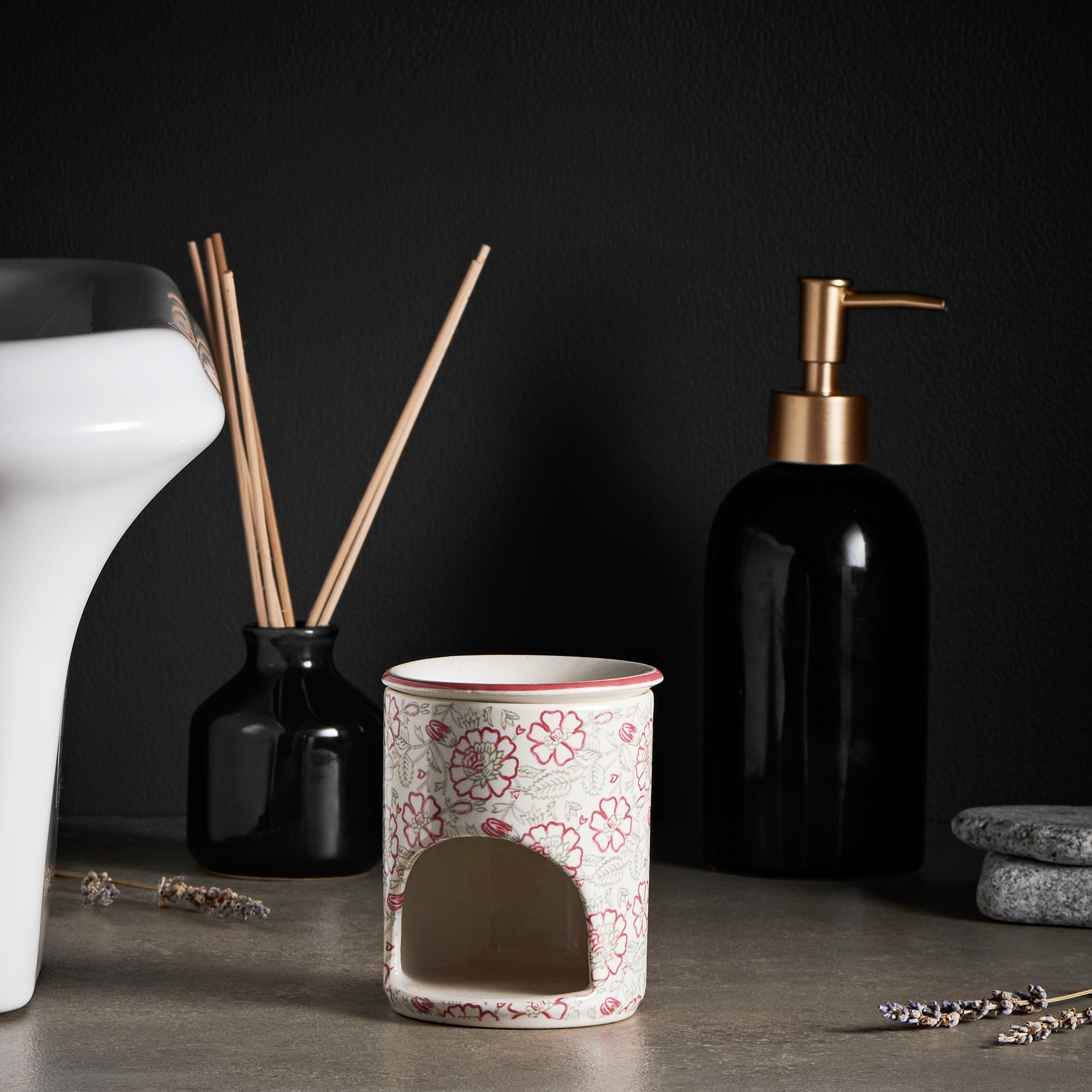 Zenia Crimson Ceramic Diffuser