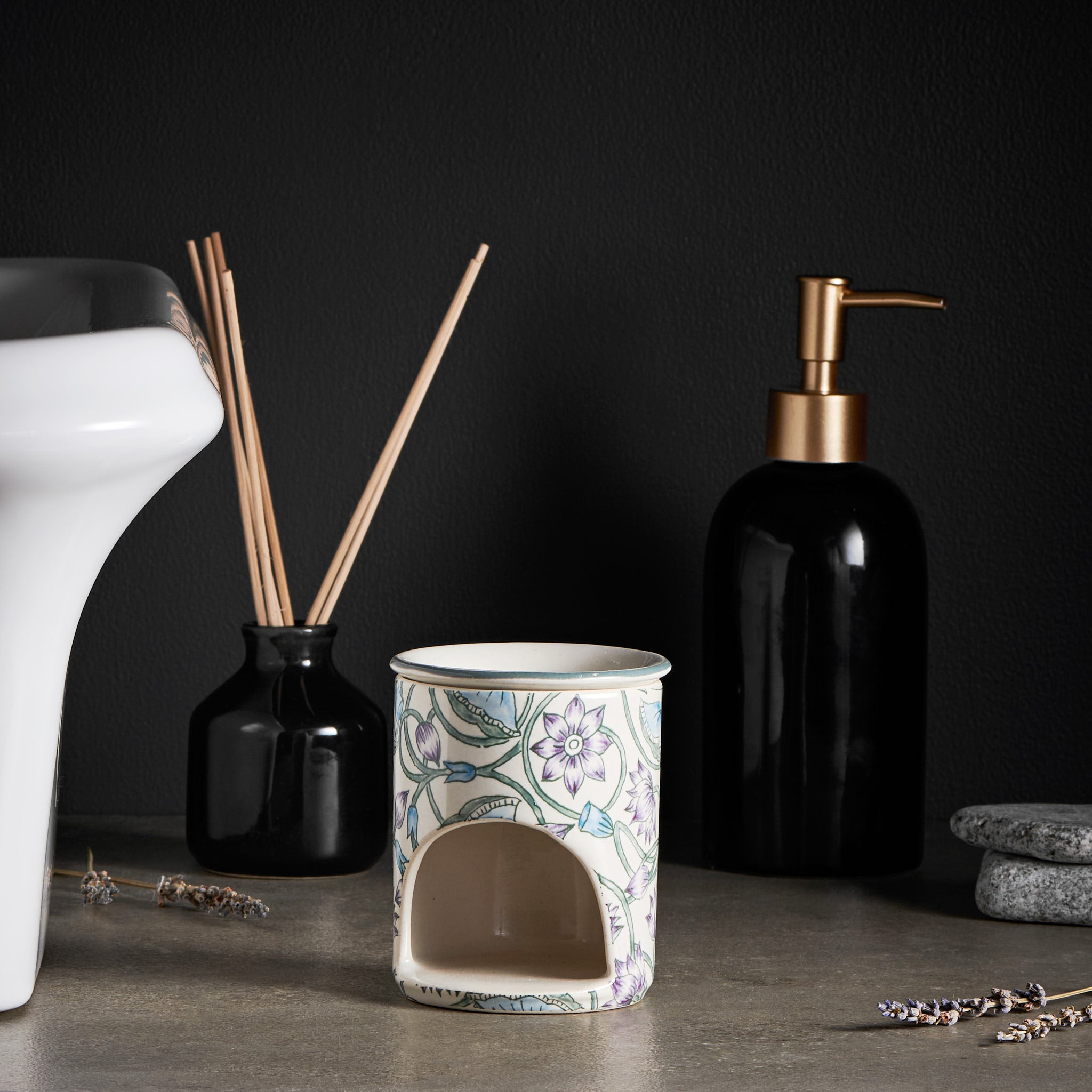 Nilofer Aqua Blue Ceramic Diffuser