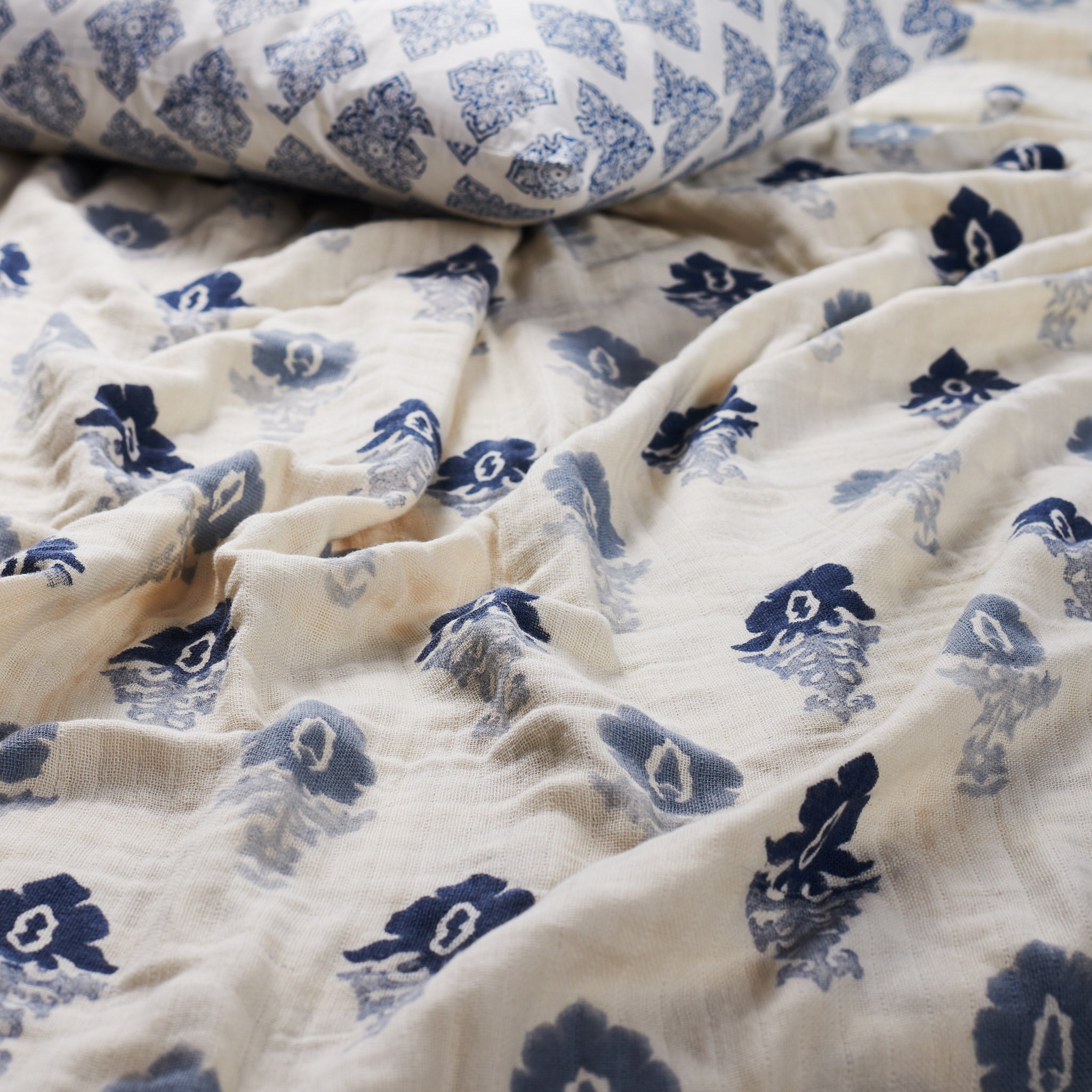 Fleur Ombre Blue Throw