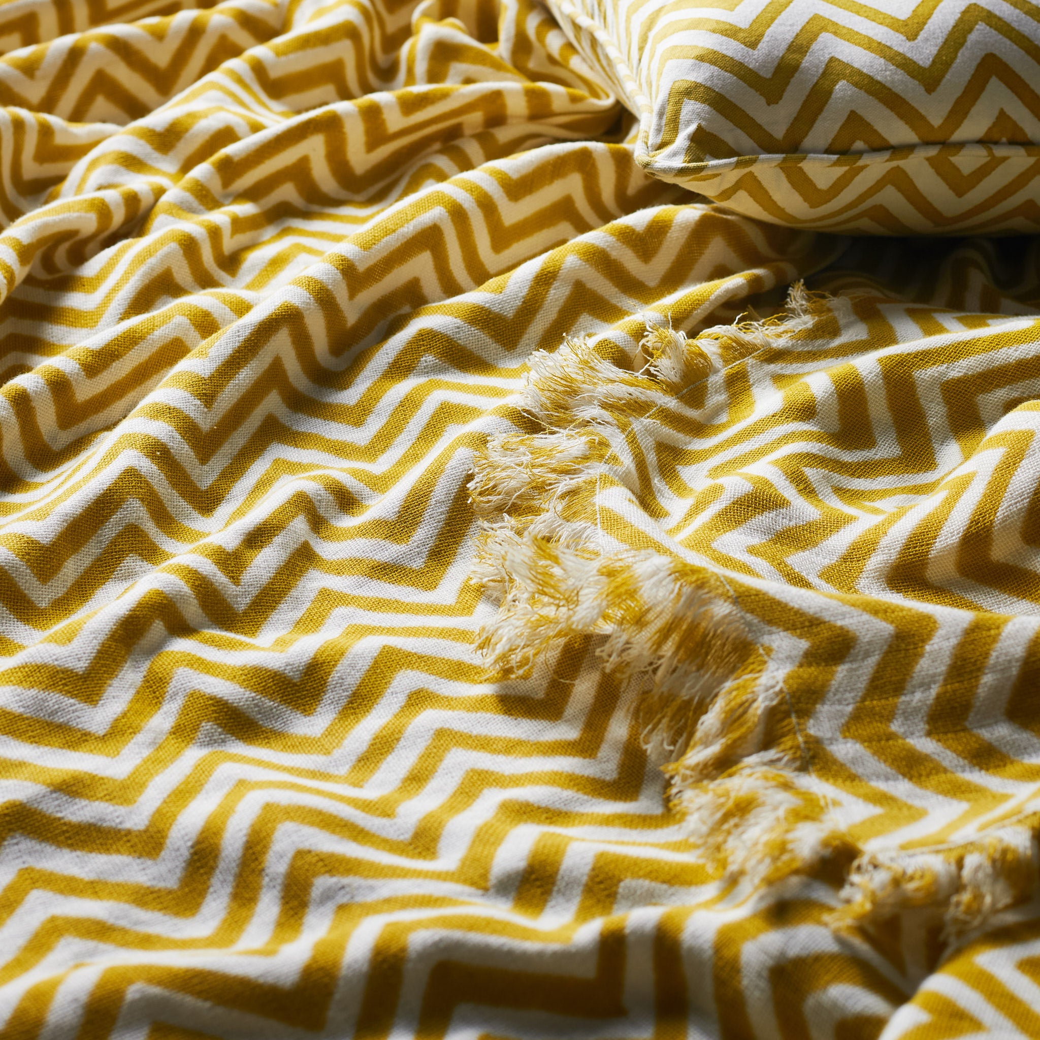 Chevron Citron Throw