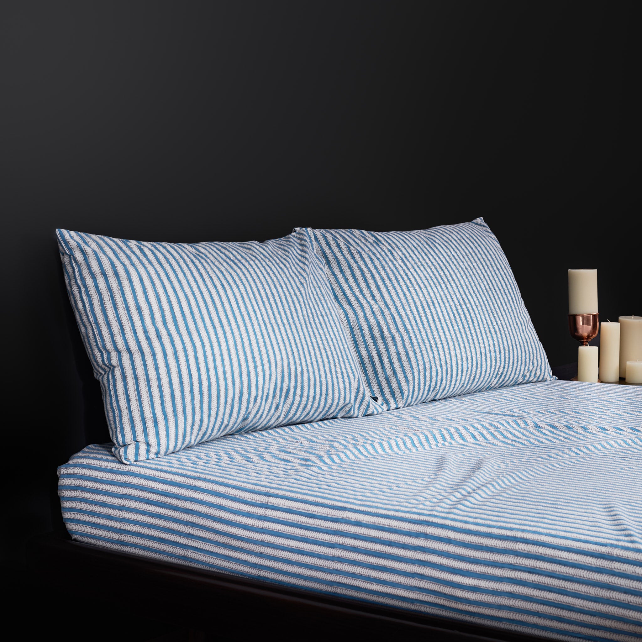 Feather Stripe Ladakh Blue Bedsheet & Pillow Cover Set