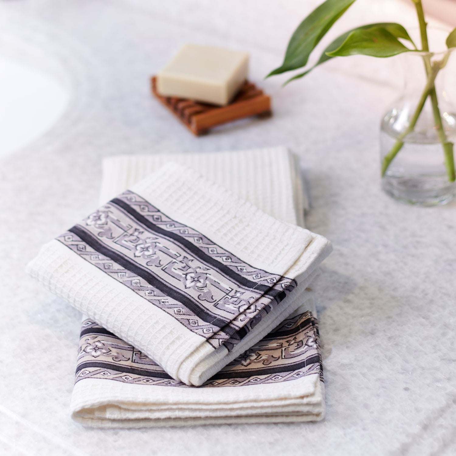 Tula charcoal grey hand towels (Set of 2) Inka