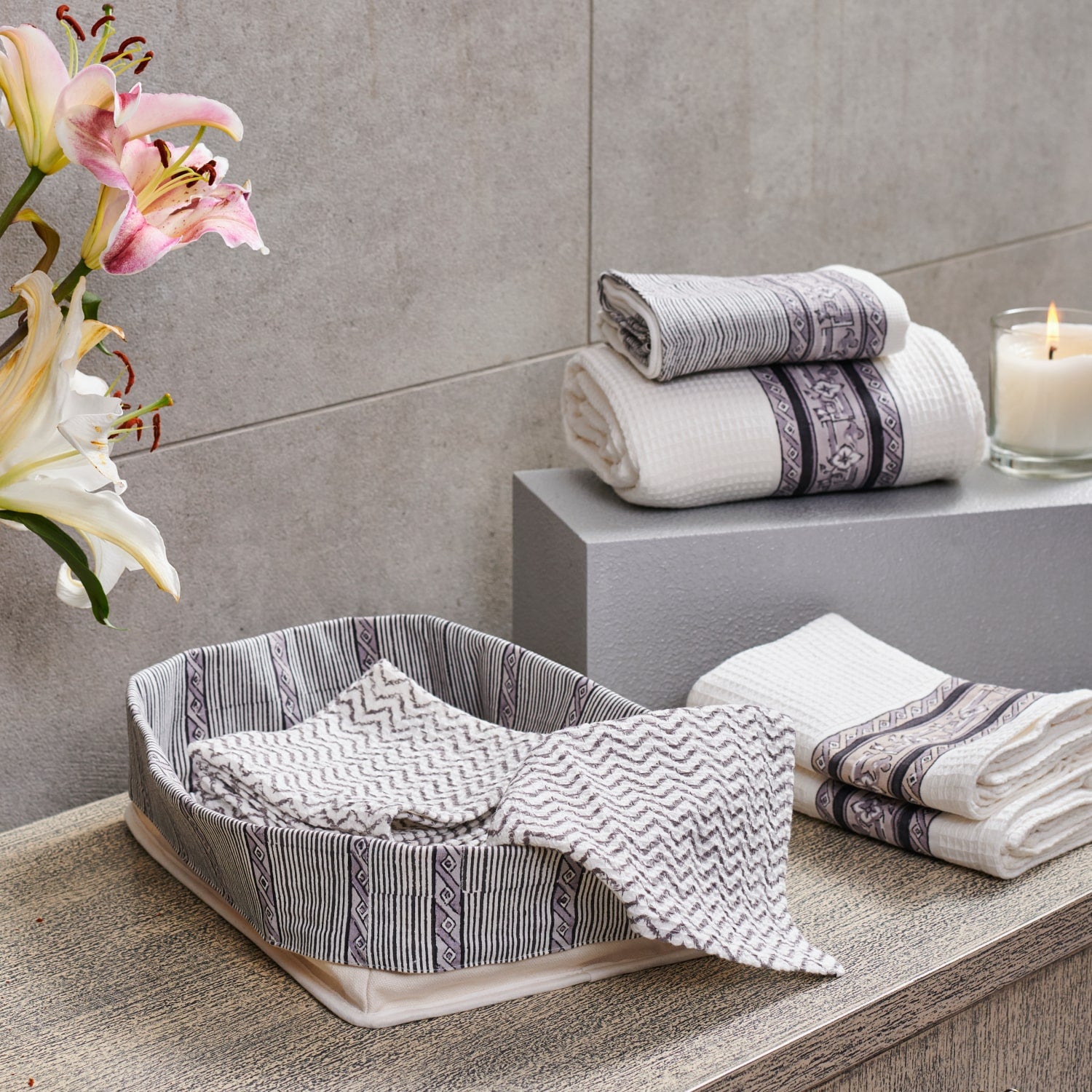 Tula charcoal grey bathroom set Inka