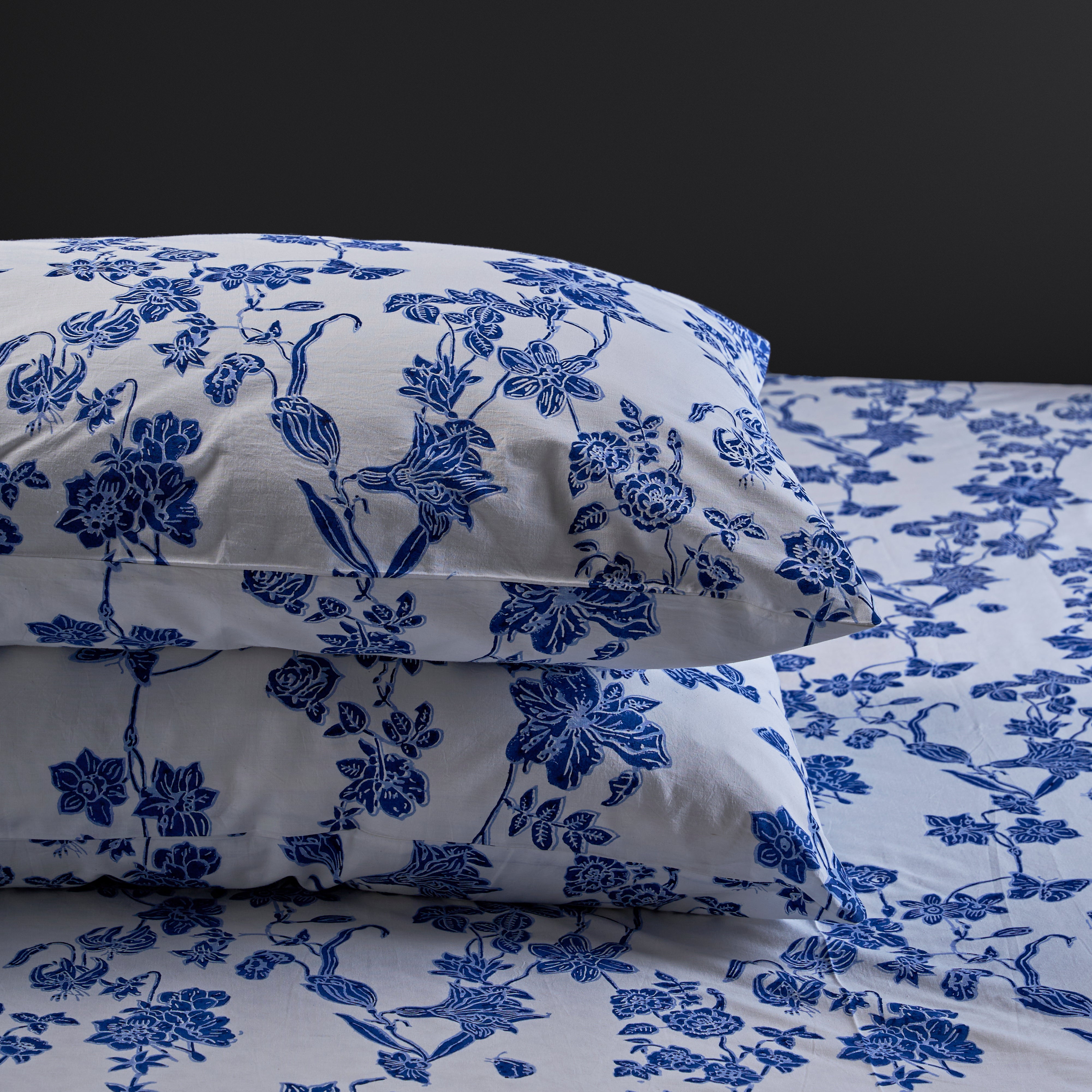 I'm Your Flower China Blue Bedsheet Set / Adult