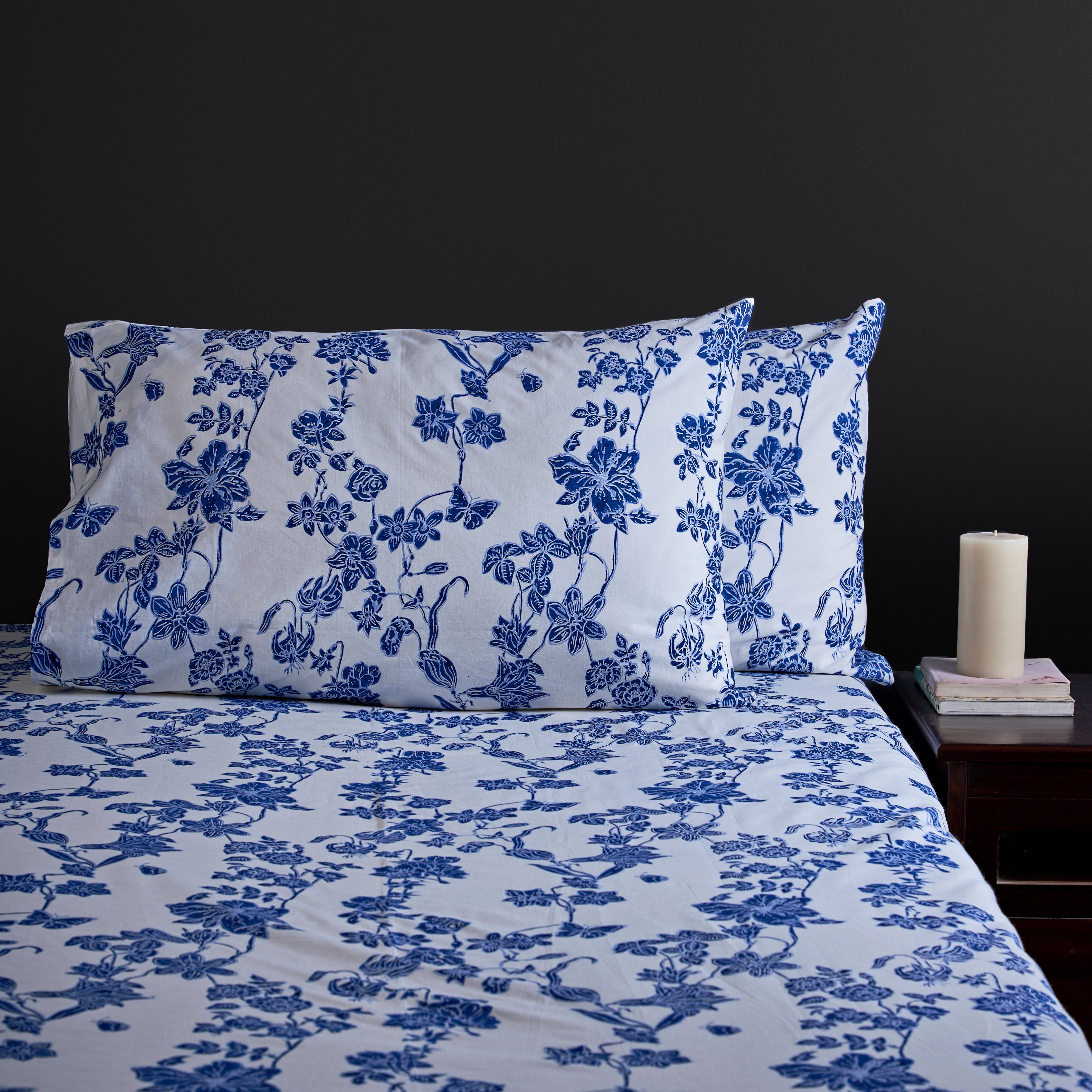 I'm Your Flower China Blue Bedsheet Set / Adult