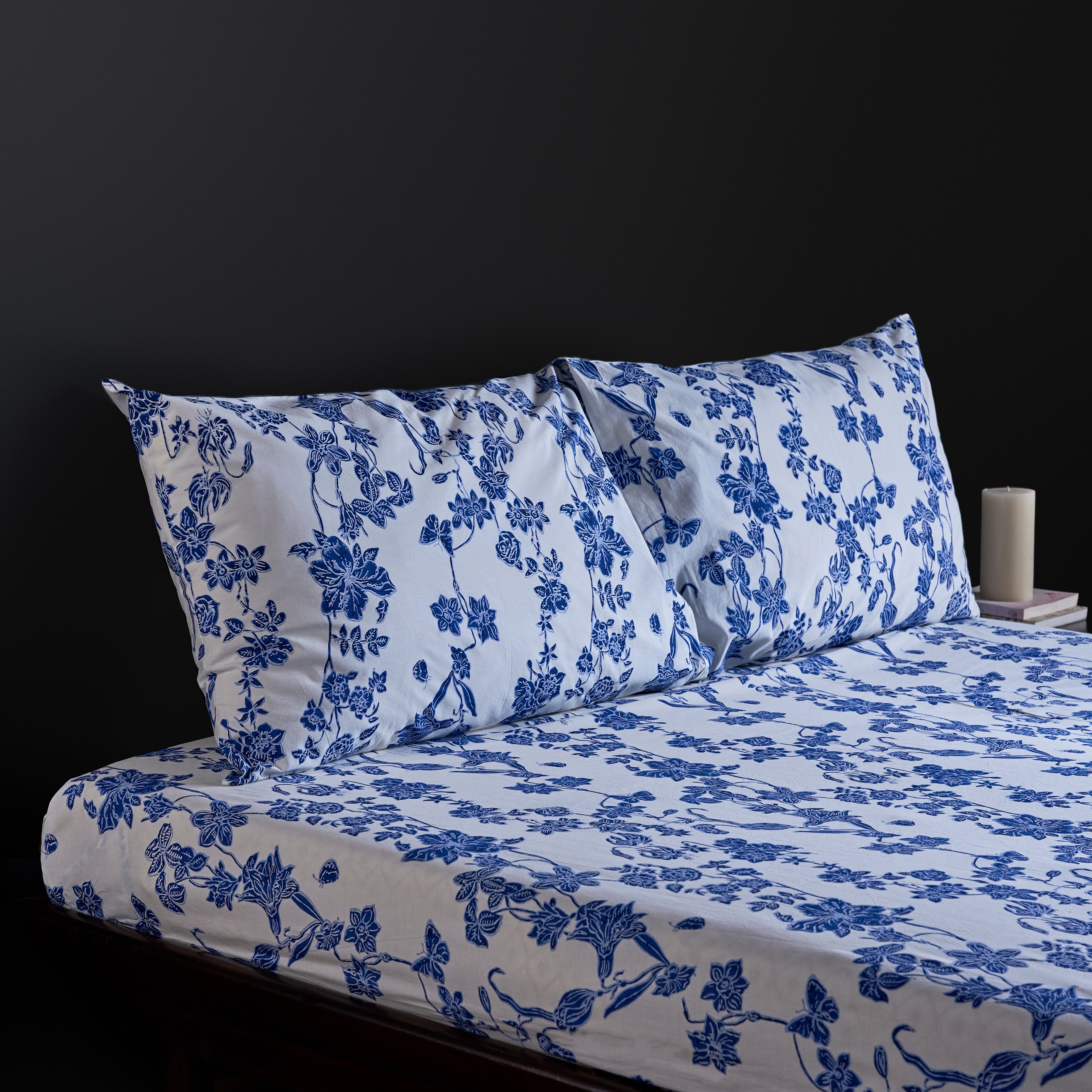 I'm Your Flower China Blue Bedsheet Set / Adult