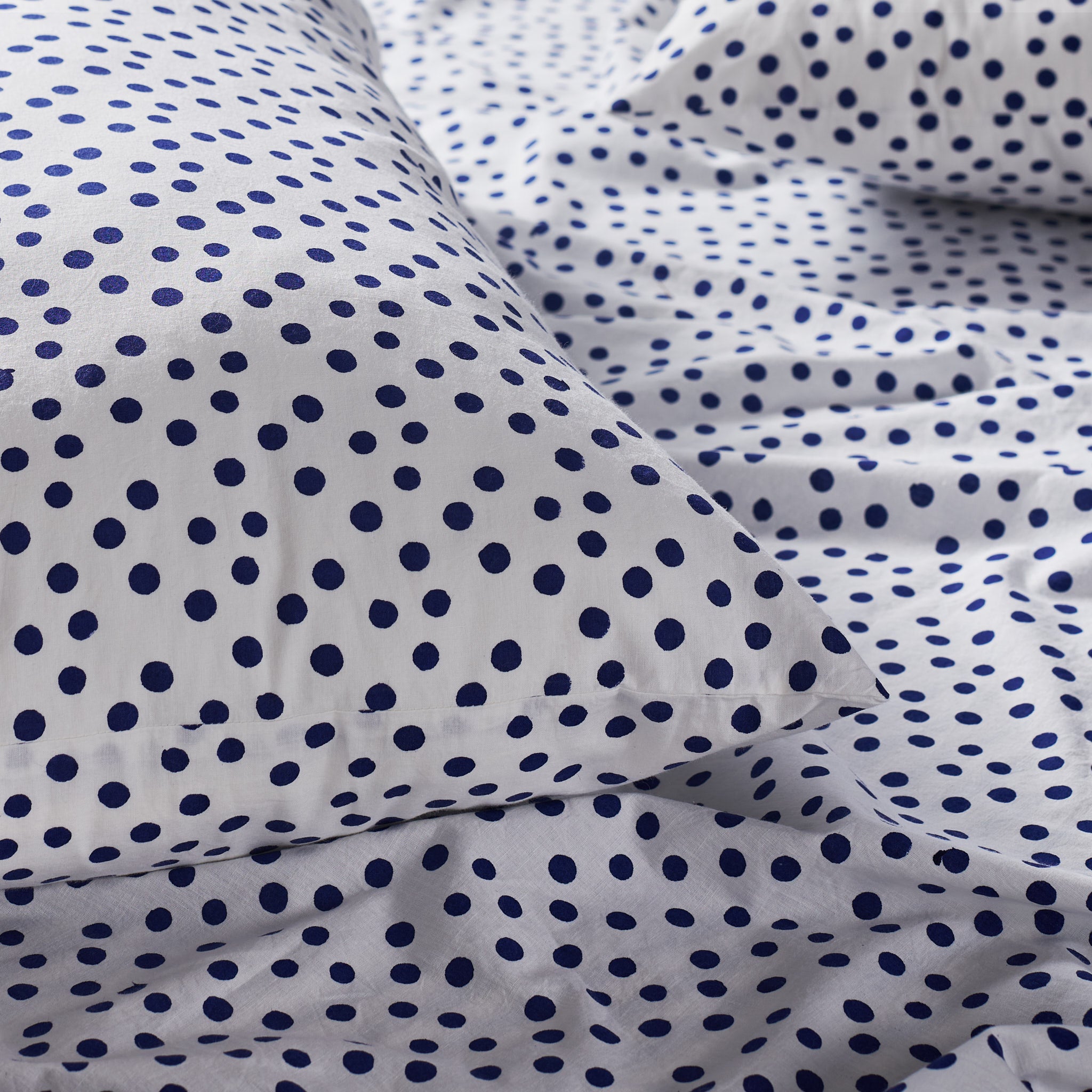 Polka Dot China Blue Bedsheet Set / Adult