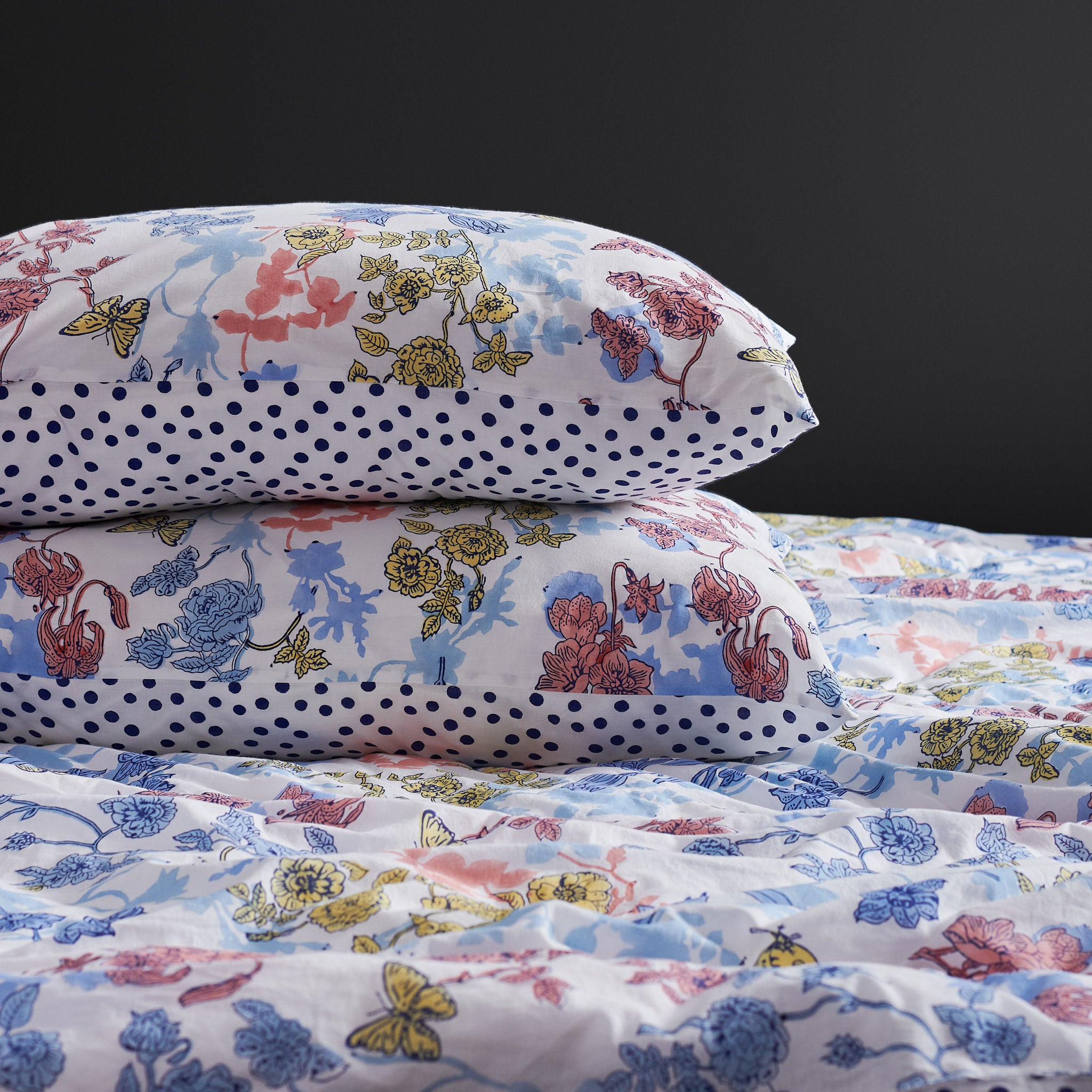 I'm Your Flower Multi-hued Reversible Duvet Cover Set / Adult