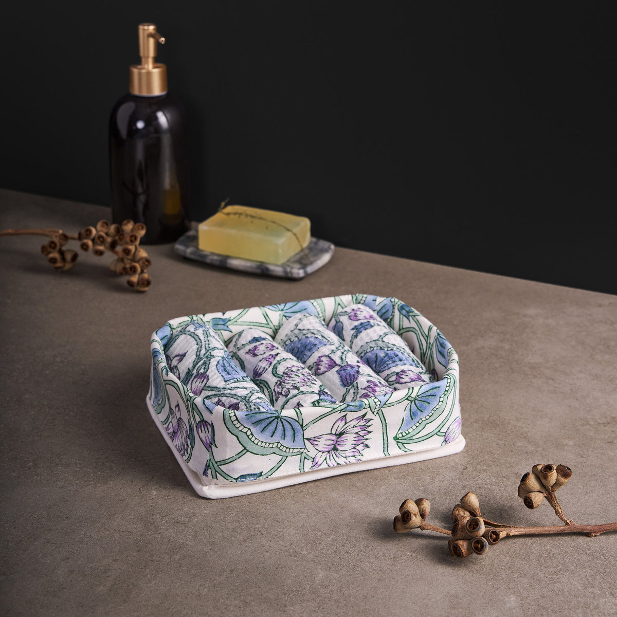 Nilofer Aqua Blue Face Towels with Tray Set