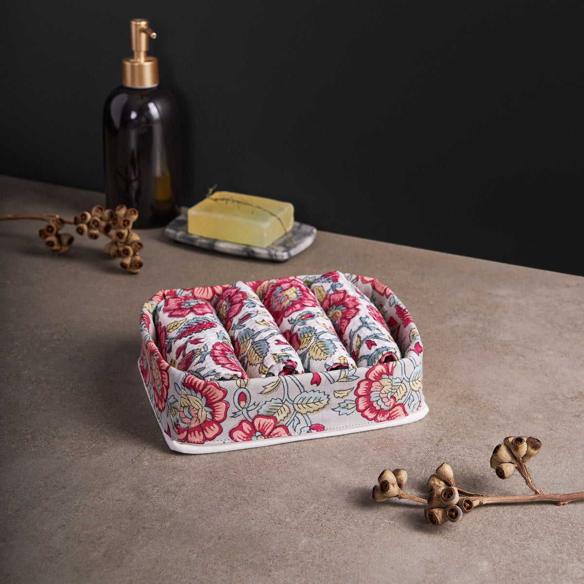Zenia Crimson Face Towels with Tray Set