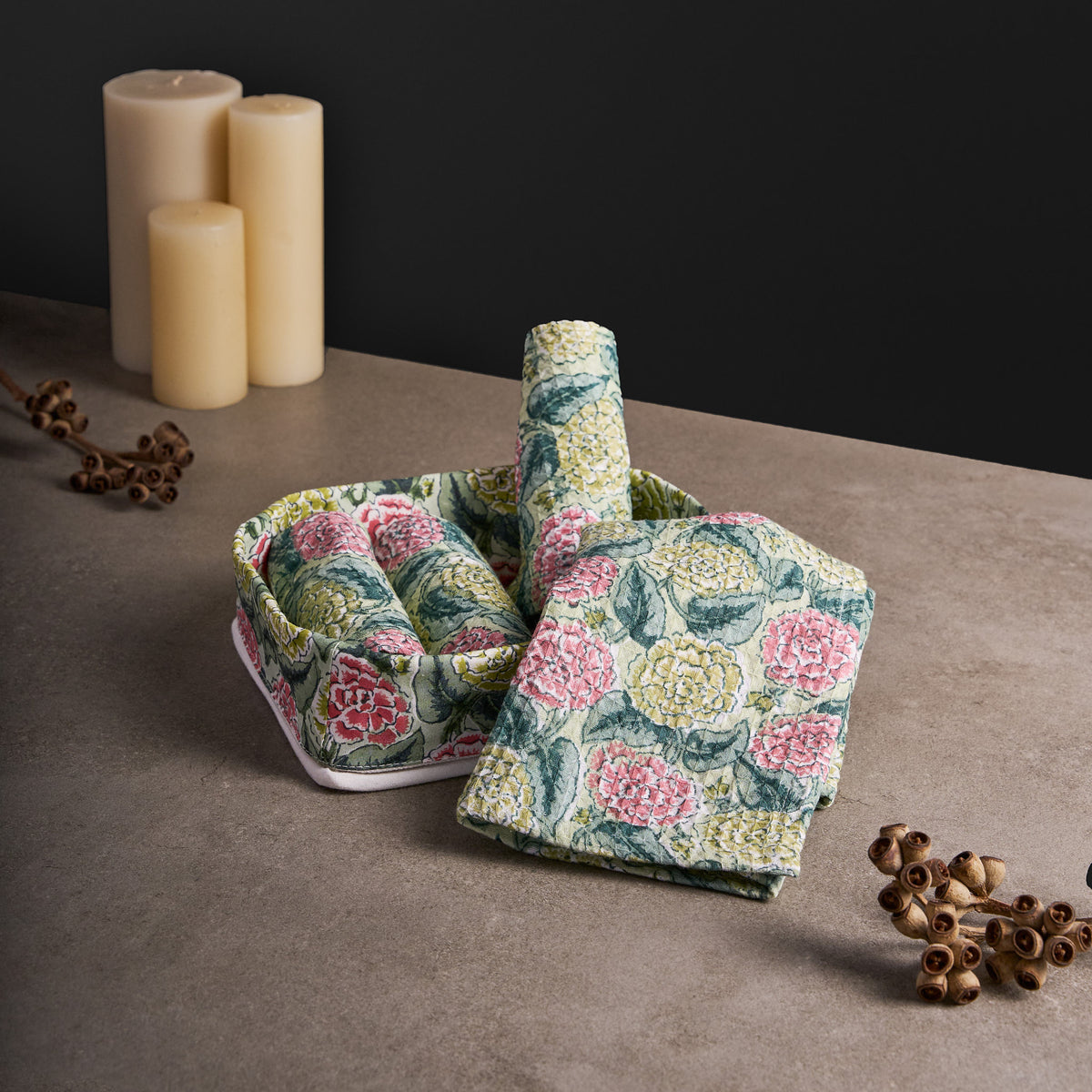 Dahlia Lime Face Towels  with Tray Set