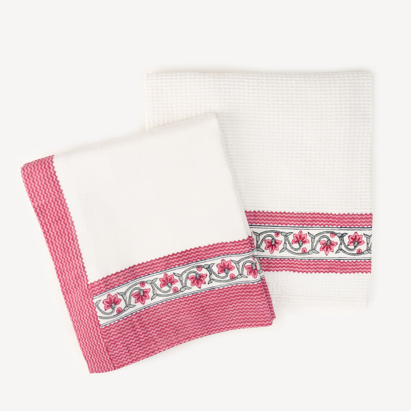 Ruhi raspberry bath towel