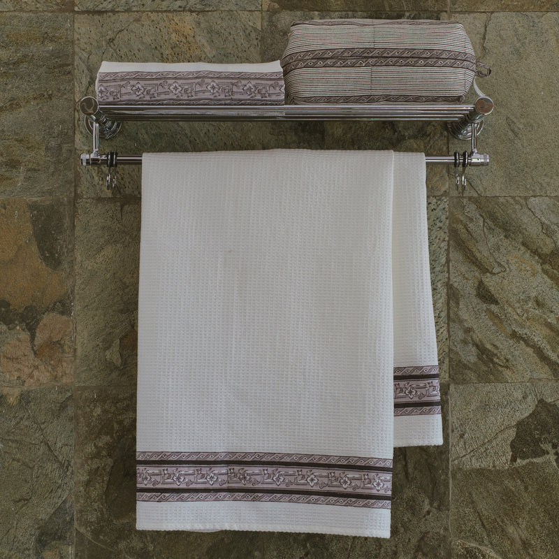 Tula charcoal grey bath towel