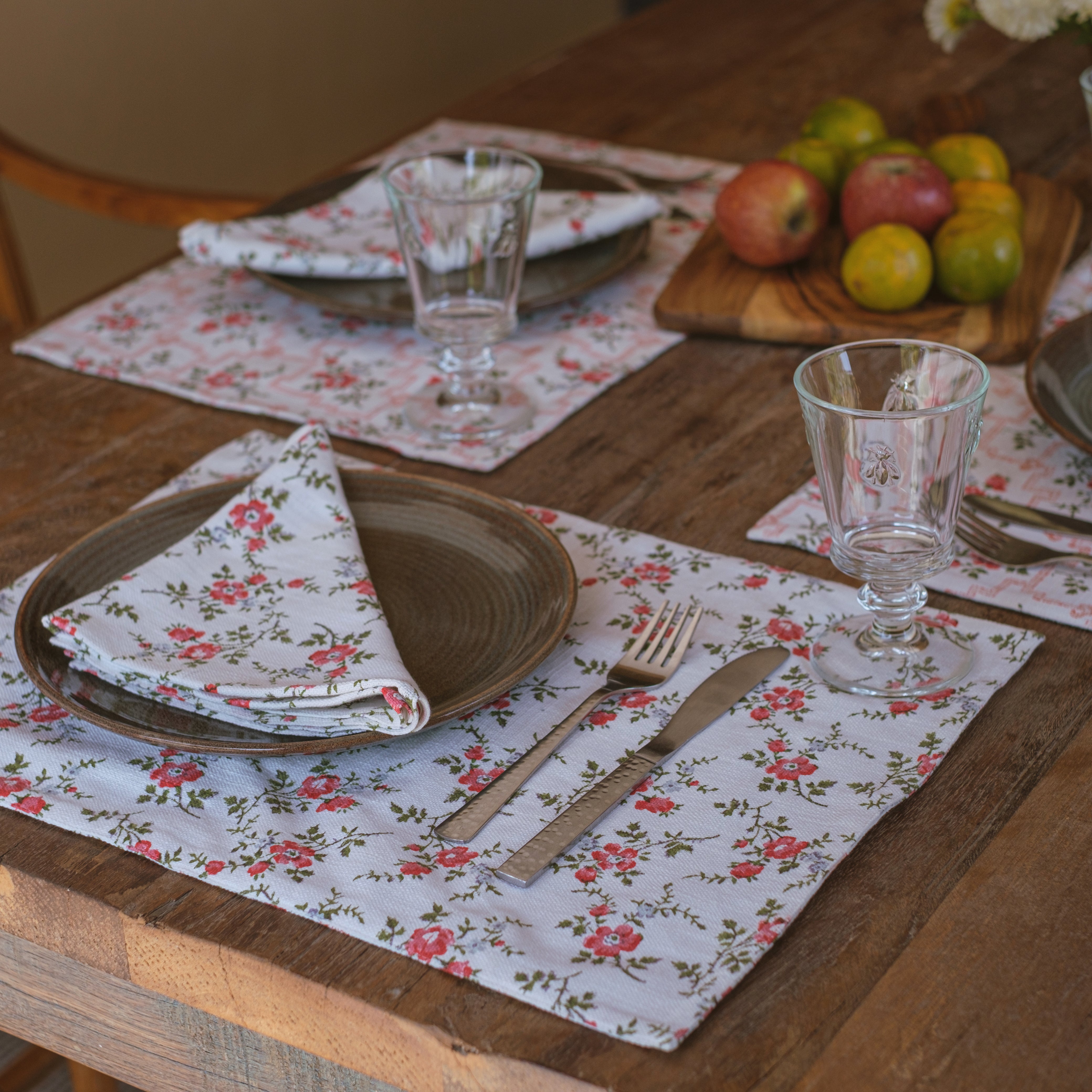 Leana coral reversible table mats (Set of 4) – Inka