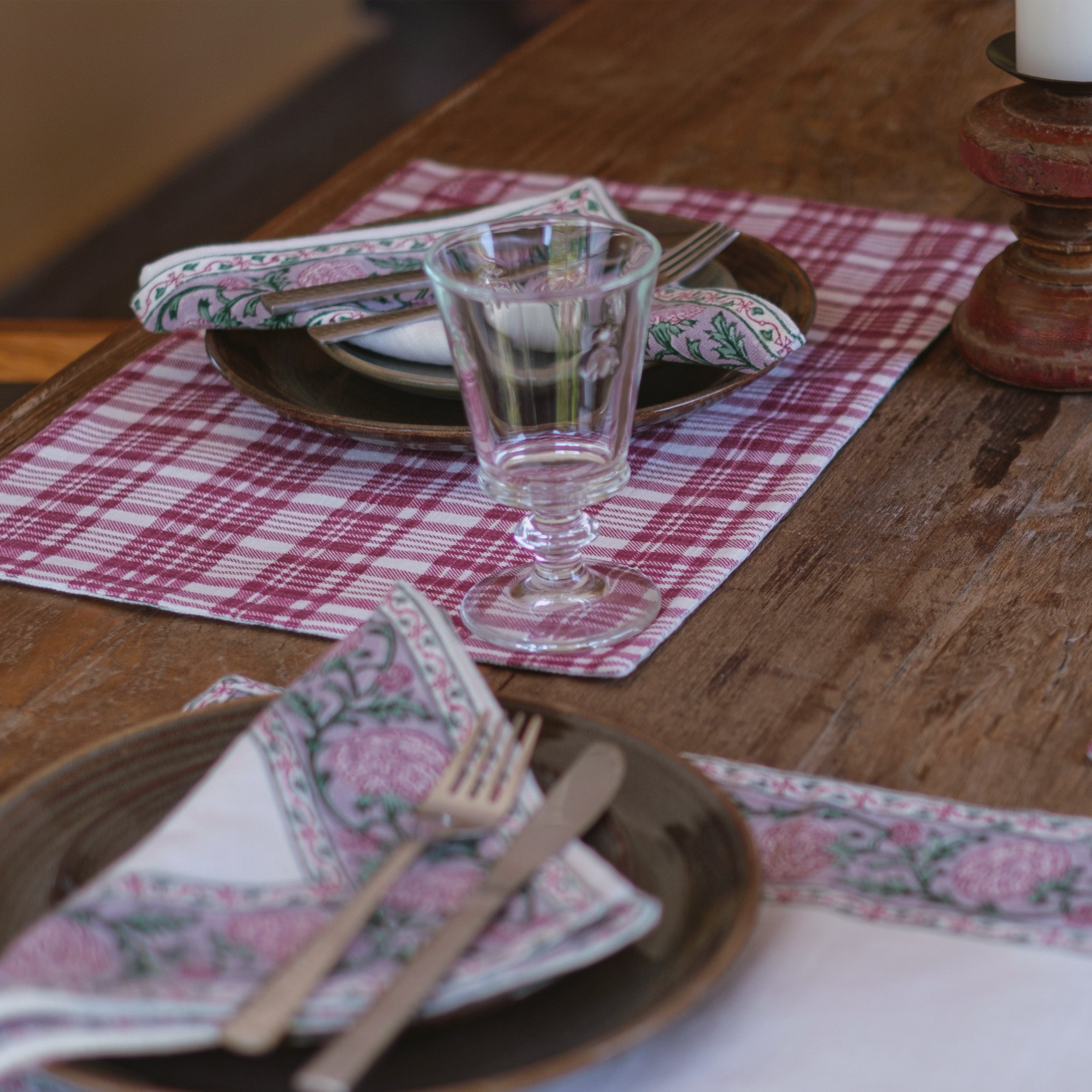 Meesha magenta pink table mats – Inka